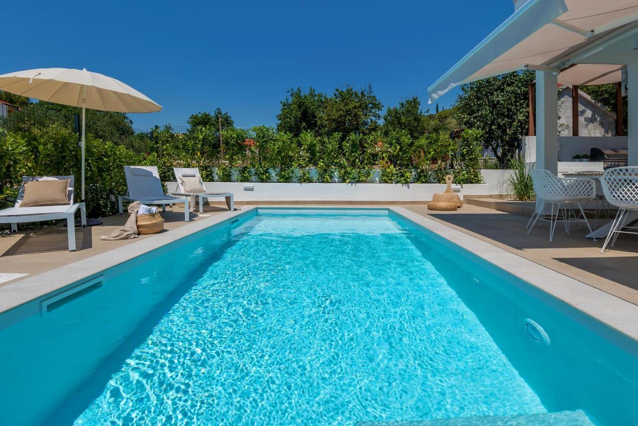 Marula Holiday Home - With Heated Pool Marina Exterior photo