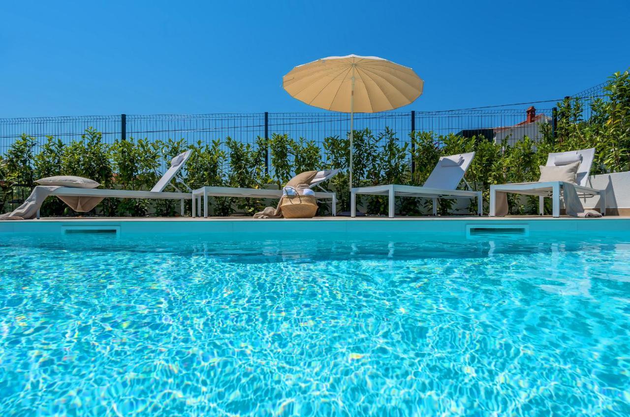 Marula Holiday Home - With Heated Pool Marina Exterior photo